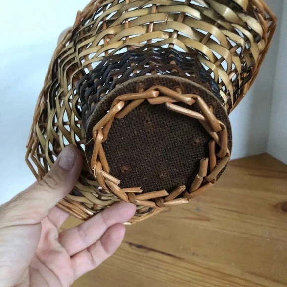 Vintage Small  Woven Basket - Picture 5 of 7